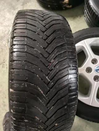 4 Llantas  Nissan Leaf con neumáticos 205/55/R16