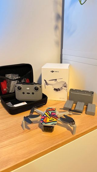 Dron DJI Mini 2 Fly More