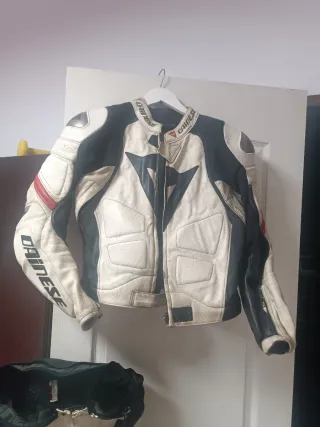 Traje de moto Dainese cuero blanco y negro