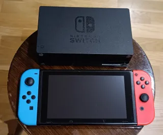 Consola Nintendo Switch Azul y Rojo