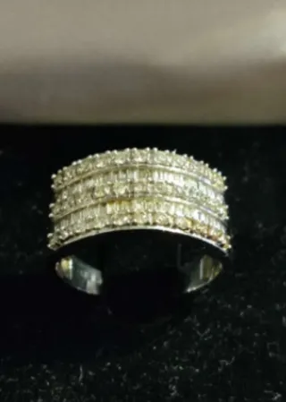Anillo Oro Blanco con Brillantes