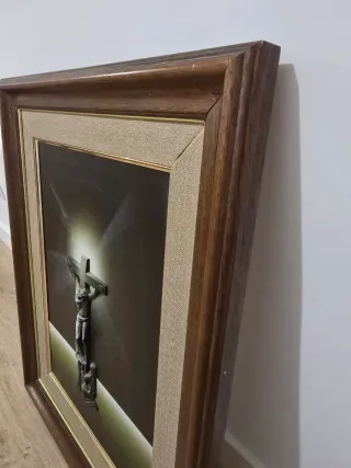 Cuadro religioso en relieve