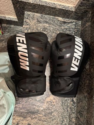 Guantes de Boxeo Venum Negros
