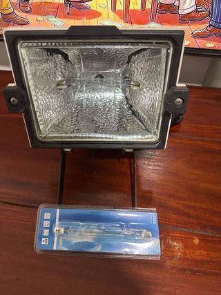 Foco LED 50W con cable y enchufe