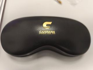 Funda de gafas Carrera negra y dorada