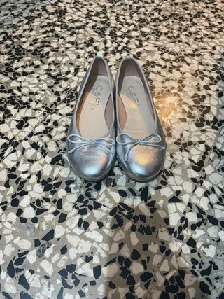 Manoletinas C&F Shoes plateadas