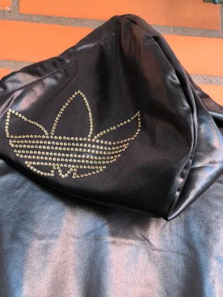 Chaqueta Adidas Originals Chile 62 con capucha