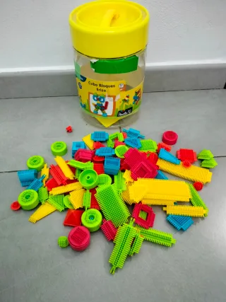 Piezas construcción.  Mira todas las fotos!