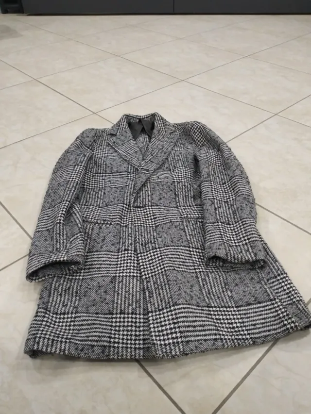 Cappotto a quadri grigio e nero