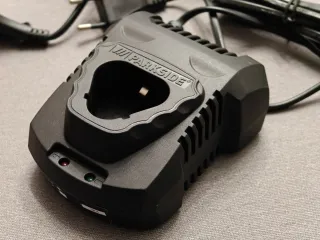 2 Cargadores Parkside 12V 2,4A