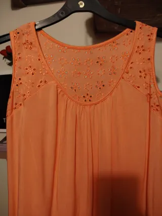 Camiseta tirantes salmón flores