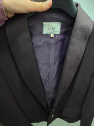 Traje chaqueta y falda morado