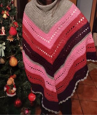 Poncho de lana tejido a mano crochet