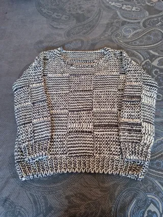 Jersey de punto blanco y negro