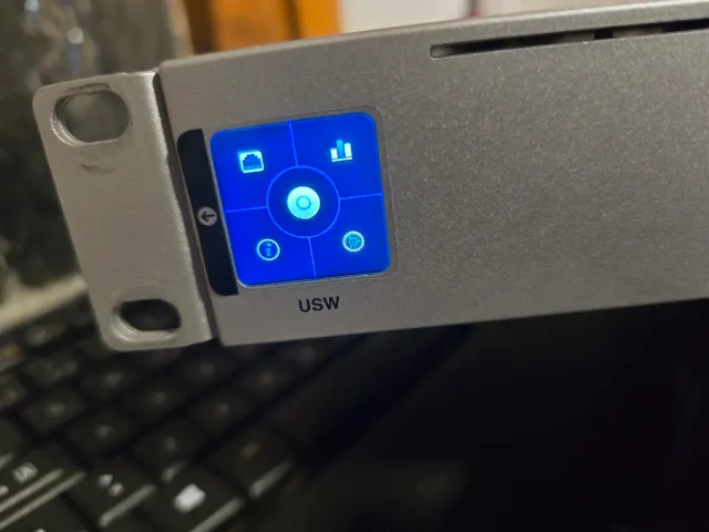 UniFi Switch de 24 puertos USW-24-G2.