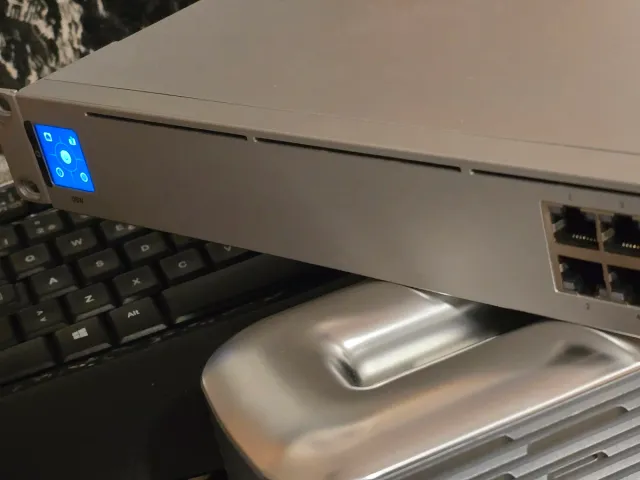 UniFi Switch de 24 puertos USW-24-G2.