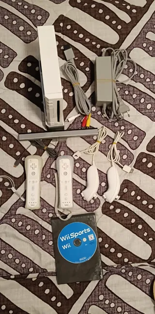 Consola Wii Bianca +2 Comandi +2 Nunchuk + Wii Sports