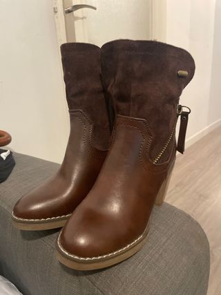 Botas de pelo con tacón marrones