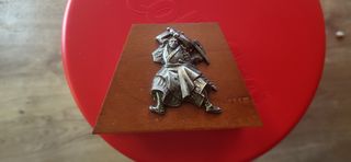 Figura samurái en base de madera mas gavaja gigant