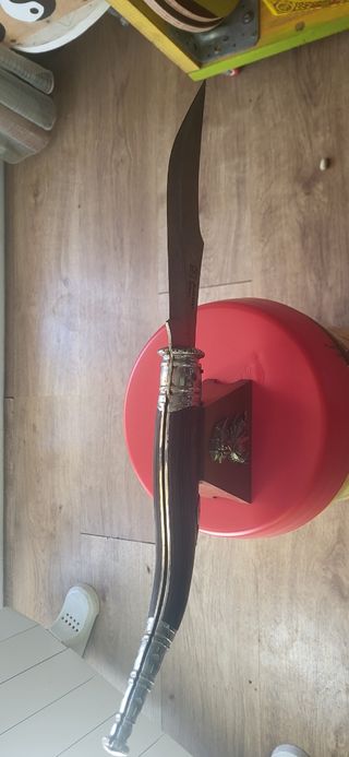 Figura samurái en base de madera mas gavaja gigant