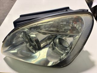 Faro delantero Kia Carens III