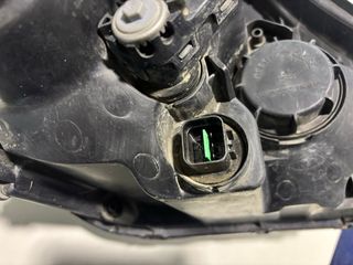 Faro delantero Kia Carens III