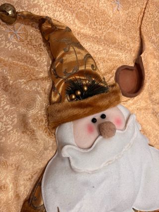 Pie de árbol de Navidad con Santa