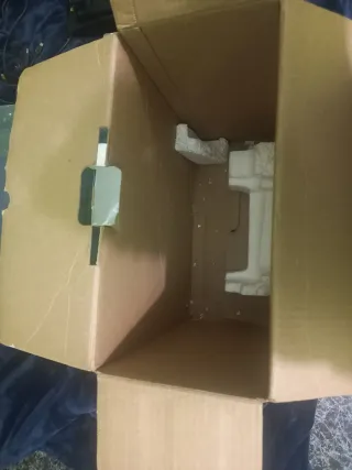 PS3 Slim 160GB con caja y juegos