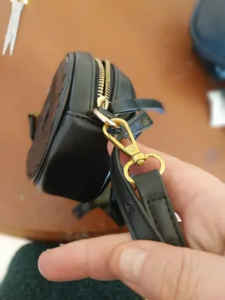 Bolso Negro Pequeño Dorado