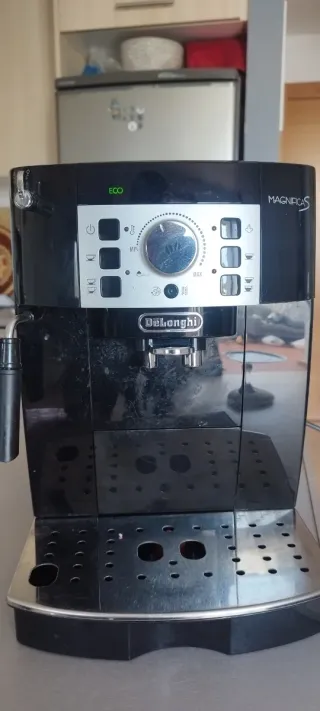 Cafetera DeLonghi Magnifica S Negra
