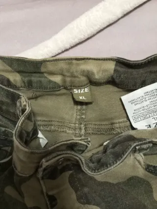 Pantaloni cargo camouflage