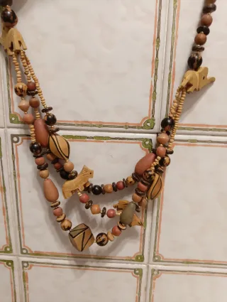 Collana etnica in legno
