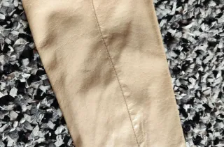 Cazadora cuero beige Bershka