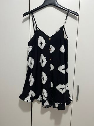 Mono corto estampado blanco y negro