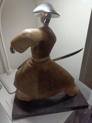 Figura Samurai con Espada