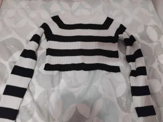 Confezione di felpe e maglioni