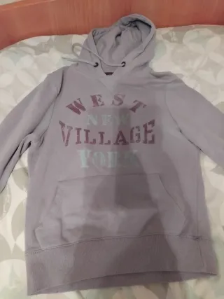 Confezione di felpe e maglioni