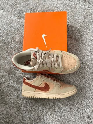 Zapatillas Nike Beige y Marrón