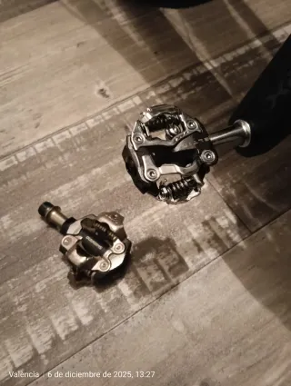 Pedales con SPD ETLIN.