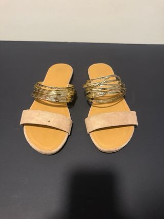 Sandalias Beige y Doradas nº39