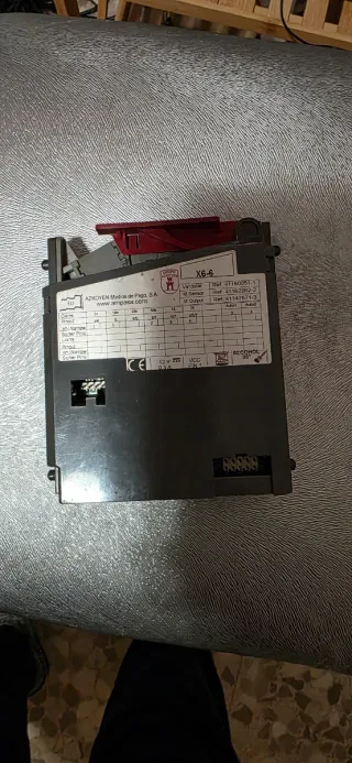 2 Monederos Azkoyen X6-6