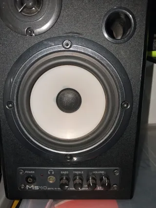 Altavoces Behringer MS40 Autoamplificado leer bien