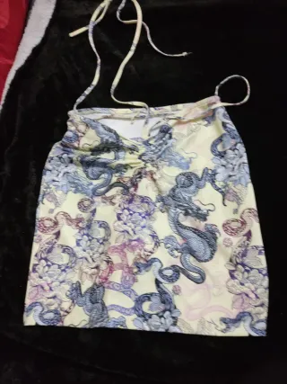 Falda corta elástica estampado dragones