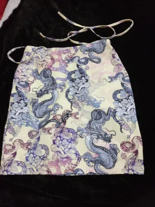 Falda corta elástica estampado dragones