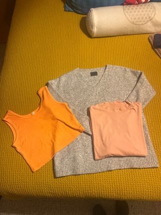 Abbigliamento vario: arancione e rosa