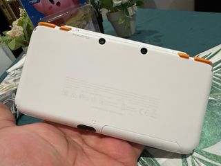 Nuovo Nintendo 2DS XL Bianco IMPECCABILE!