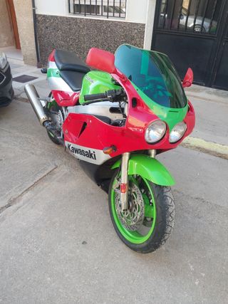 Kawasaki Ninja 750R Roja y Verde