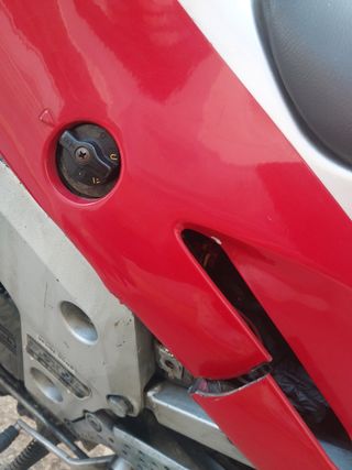 Kawasaki Ninja 750R Roja y Verde