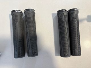 Puños Syncros MTB. Unos nuevos y otros de regalo