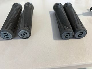 Puños Syncros MTB. Unos nuevos y otros de regalo